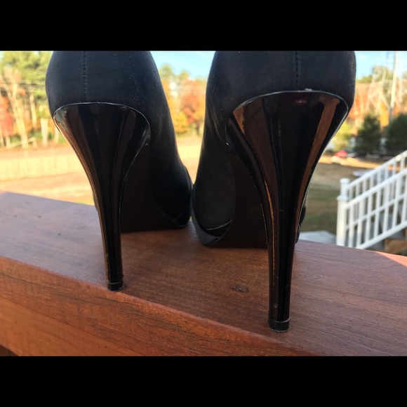 Shoes - Picture 10 of 11